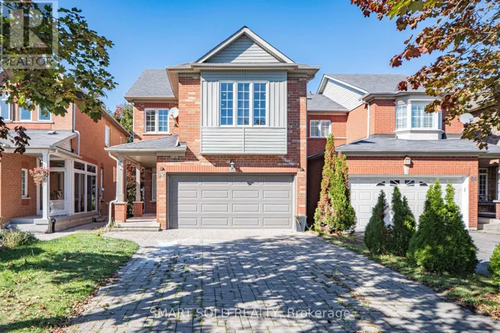 82 BALLYMORE DRIVE, Aurora (Bayview Wellington), Ontario L4G7E6
