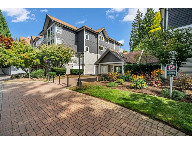 202 9650 148 STREET, Surrey, British Columbia V3R0W2