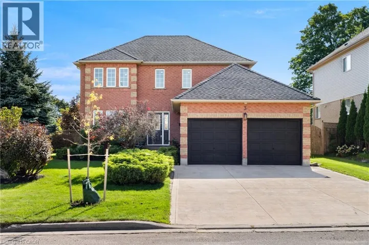 3 GREENCROFT Court, Kitchener, Ontario N2N3H6
