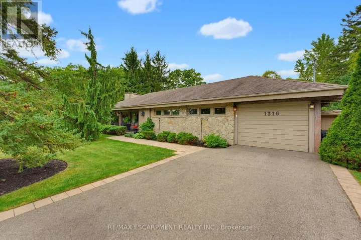 1316 NEVARC DRIVE, Burlington (Grindstone), Ontario L7R3X5