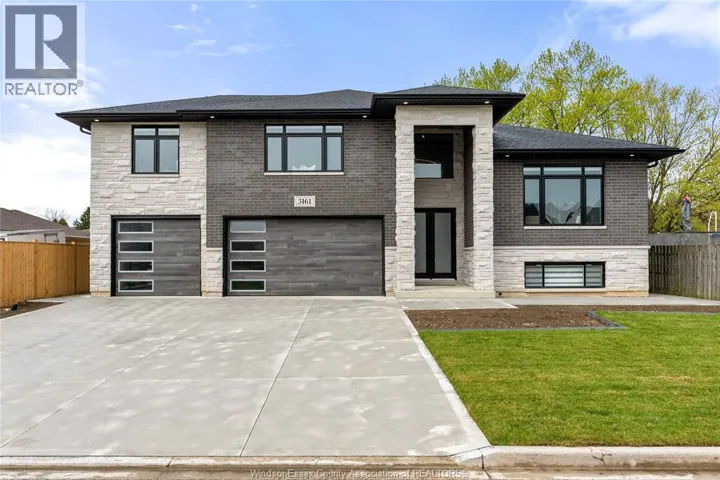 3161 MCROBBIE, Windsor, Ontario N8R0A2