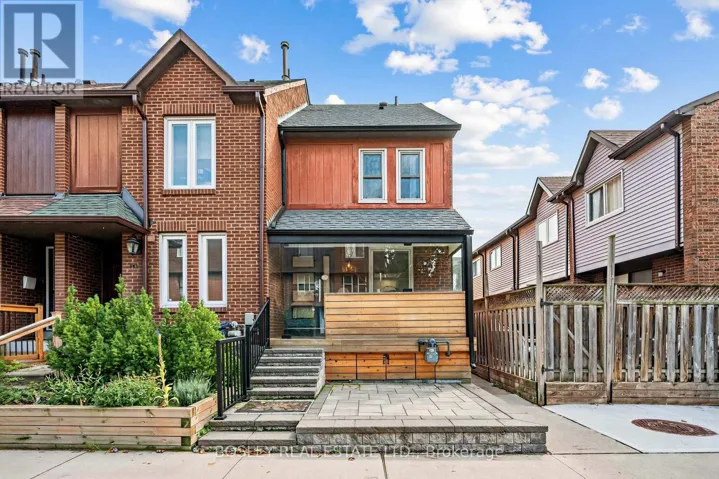 153 LAMBERTLODGE AVENUE, Toronto (Wychwood), Ontario M6G3X4