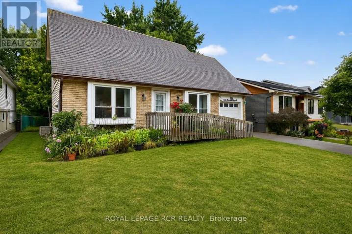 856 MAGNOLIA AVENUE, Newmarket (Huron Heights-Leslie Valley), Ontario L3Y3C7
