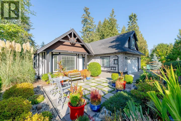 929 Deloume Rd, Mill Bay, British Columbia V0R2P1