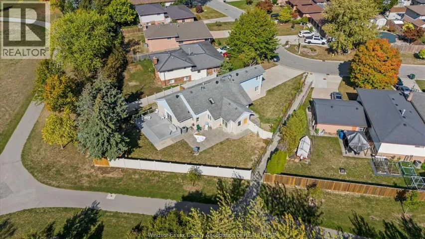 1467 GUILDWOOD CRESCENT, LaSalle, Ontario N9H2B3