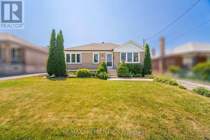 295 FALSTAFF AVENUE, Toronto (Maple Leaf), Ontario M6L2G4