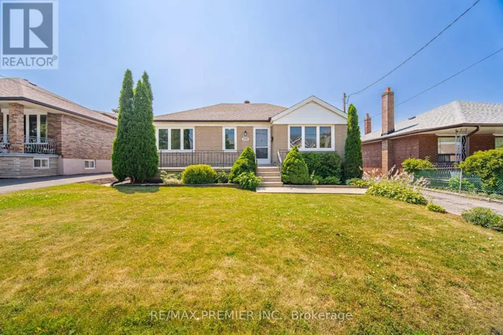 295 FALSTAFF AVENUE, Toronto (Maple Leaf), Ontario M6L2G4