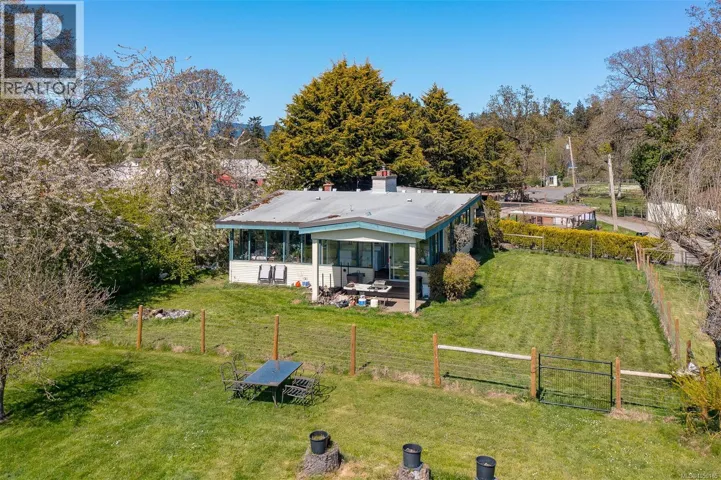 1899 John Rd, North Saanich, British Columbia V8L5S8