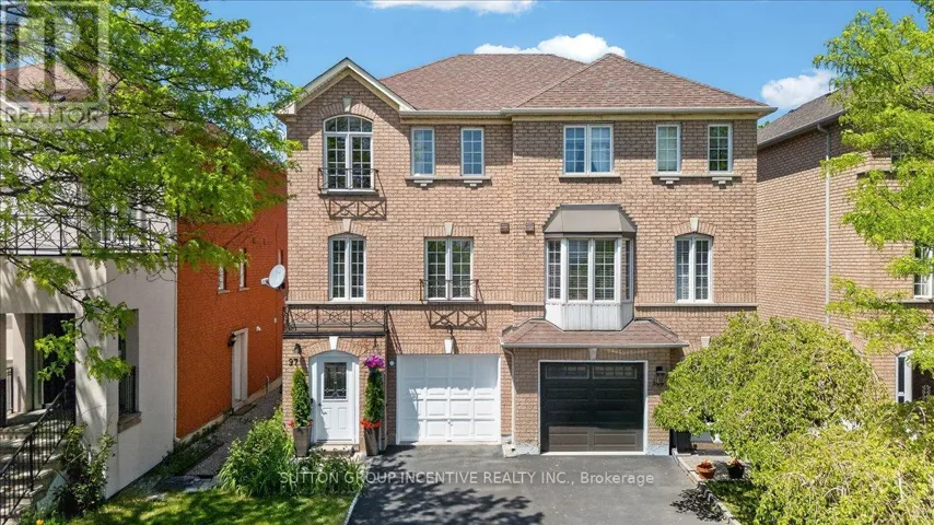 97 YELLOWOOD CIRCLE, Vaughan (Patterson), Ontario L4J8M3