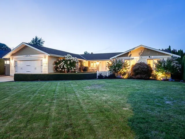 26973 33 AVENUE, Langley, British Columbia V4W3G5