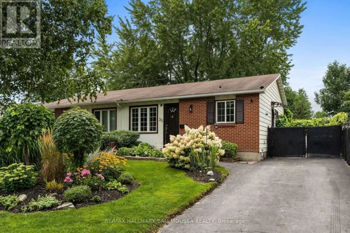 35 BALLANTRAE WAY, Ottawa, Ontario K2L1N3