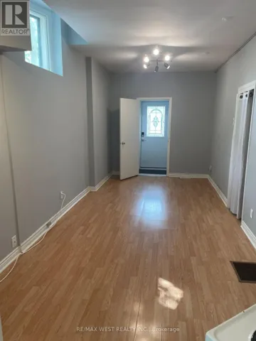 MAIN FLOOR - 281 HOWLAND AVENUE, Toronto (Annex), Ontario M5R3B8