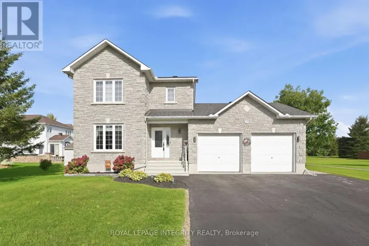 36 FRONTENAC BOULEVARD, Russell, Ontario K0A1W0