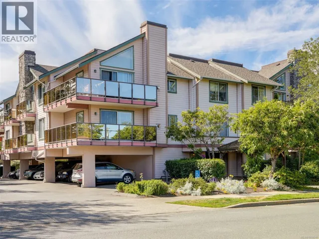101 3724 Harriet Rd, Saanich, British Columbia V8Z3T2