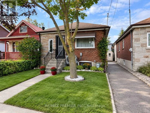 34 RUTHERFORD AVENUE, Toronto (Mount Dennis), Ontario M6M2C6