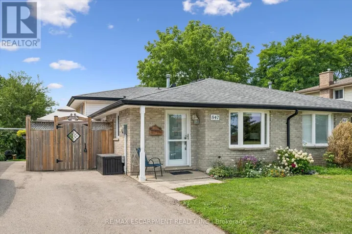847 DOON VILLAGE ROAD, Kitchener, Ontario N2P1A1