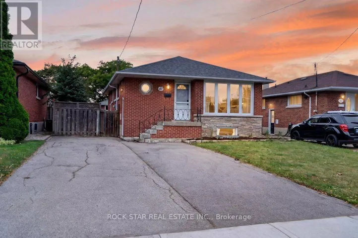 40 CLARENDON AVENUE, Hamilton (Balfour), Ontario L9A3A1