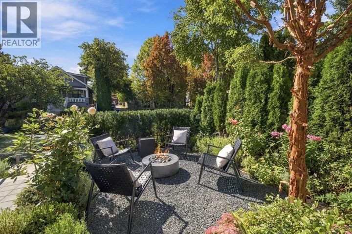 279 E 18TH AVENUE, Vancouver, British Columbia V5V1E5