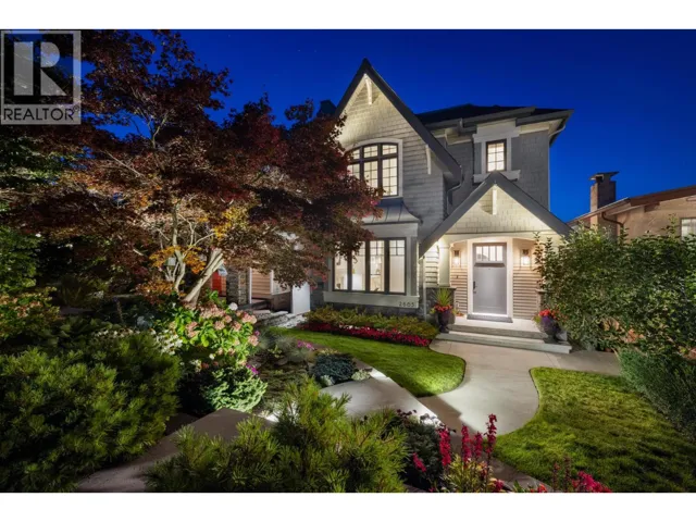 2865 TRINITY STREET, Vancouver, British Columbia V5K1E8