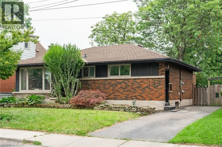 83 EAST 15TH Street, Hamilton, Ontario L9A4E8