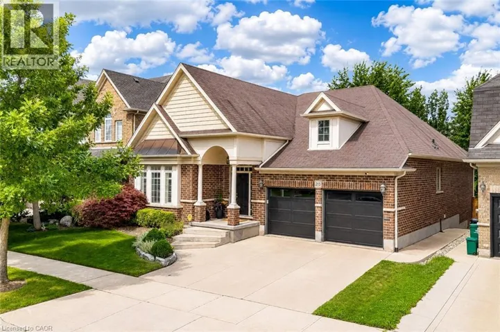 213 EDGEWATER Crescent, Kitchener, Ontario N2A4M2