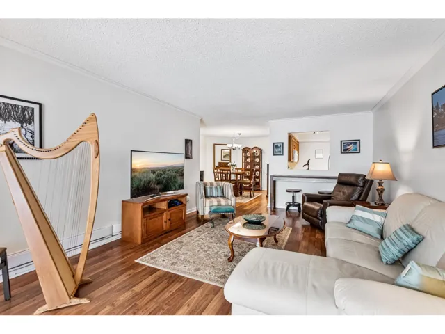 204 1458 BLACKWOOD STREET, White Rock, British Columbia V4B3V4