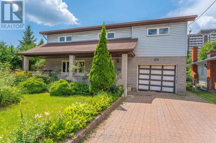 876 PINECREST ROAD, Ottawa, Ontario K2B6B2
