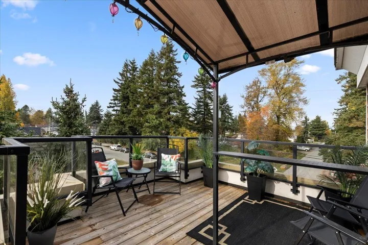 304 14960 102A AVENUE, Surrey, British Columbia V3R6A3