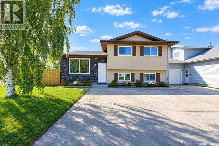 734 Sherry WAY, Saskatoon, Saskatchewan S7M5R7