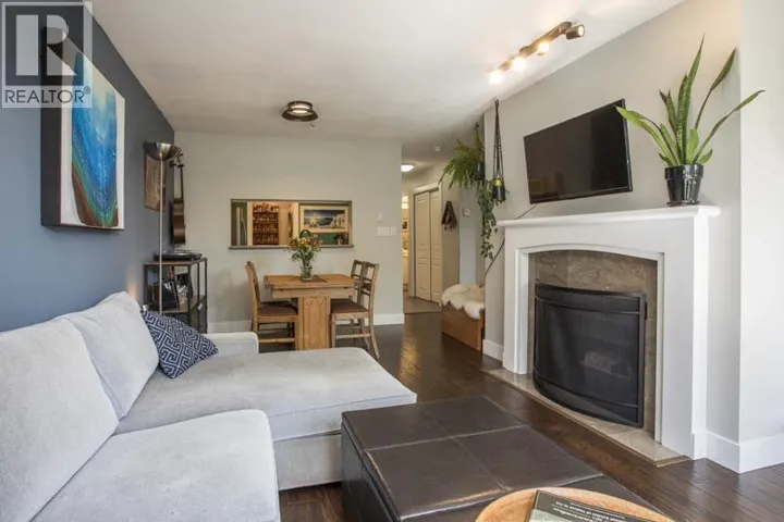 211 8460 JELLICOE STREET, Vancouver, British Columbia V5S4S8