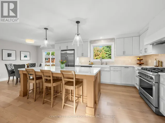 47 CENTENNIAL AVENUE, East Gwillimbury (Holland Landing), Ontario L9N1H1