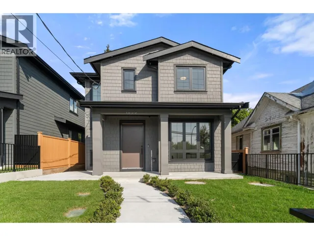 1350 ROSS ROAD, North Vancouver, British Columbia V7J1V2