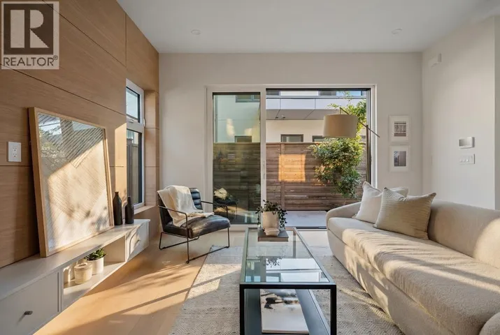 366 E 23RD AVENUE, Vancouver, British Columbia V5V1X5