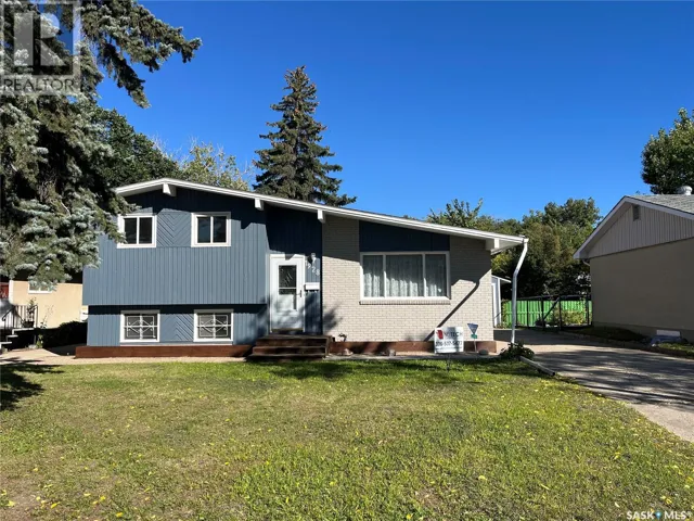 EAST 1928 DEWDNEY AVENUE E, Regina, Saskatchewan S4N4C8