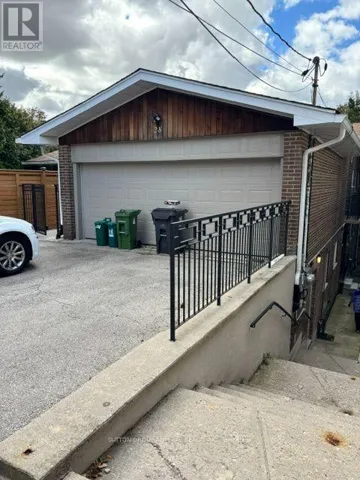 2 - 28 PURDON DRIVE, Toronto (Bathurst Manor), Ontario M3H4X1
