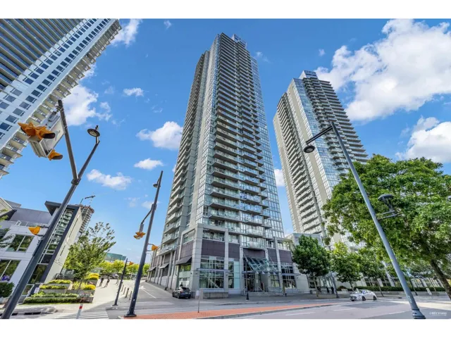 807 9981 WHALLEY BOULEVARD, Surrey, British Columbia V3T0G6