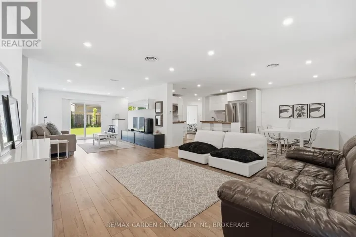 50 BEAMER AVENUE, St. Catharines (Bunting/Linwell), Ontario L2M2L3