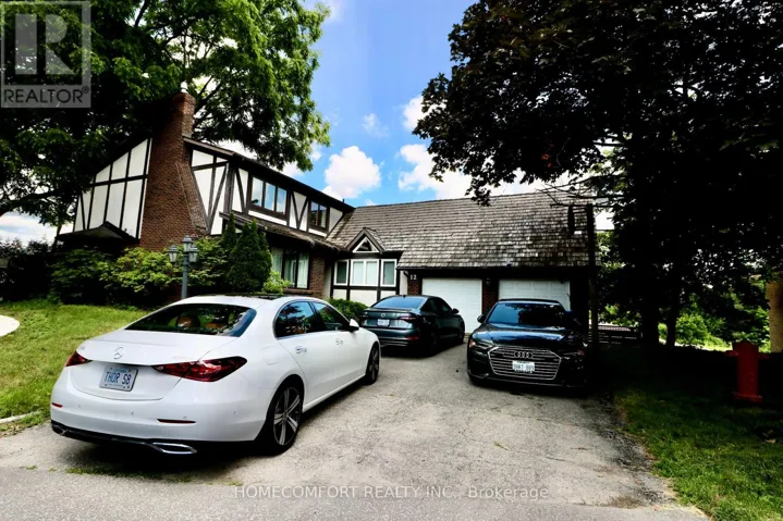 12 BANBURY COURT, Aurora (Aurora Highlands), Ontario L4G3M9