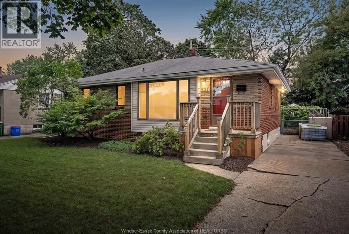 531 ISACK DRIVE, Windsor, Ontario N8S3W4