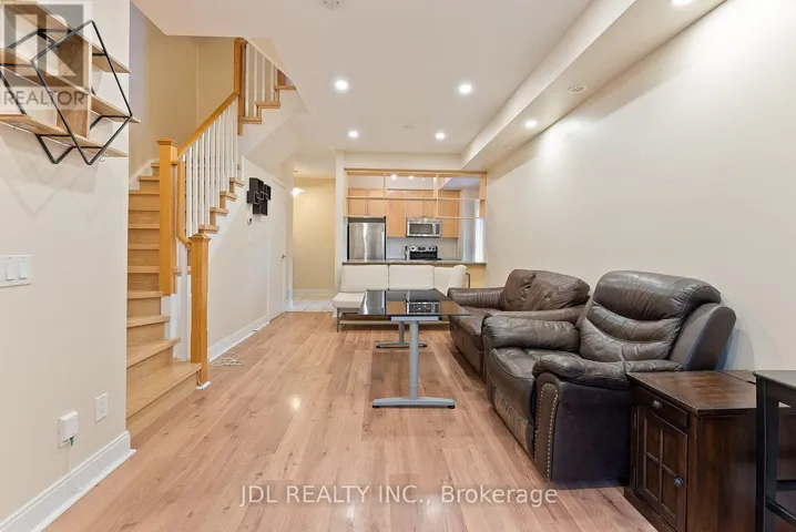 76 - 315 VILLAGE GREEN SQUARE, Toronto (Agincourt South-Malvern West), Ontario M1S0L2