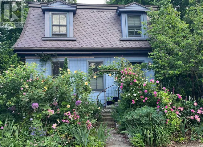 43 BURNET STREET, Oakville (CO Central), Ontario L6K1B6