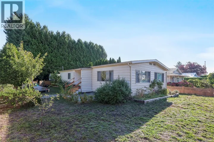 2205 4th St E, Courtenay, British Columbia V9N7L9