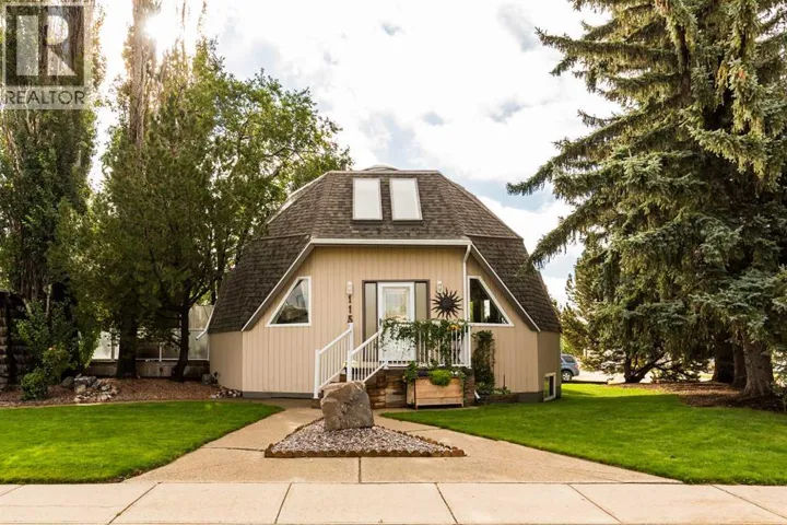 115 Iroquois Crescent W, Lethbridge, Alberta T1K5J3