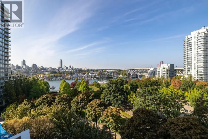 906 455 BEACH CRESCENT, Vancouver, British Columbia V6Z3E5