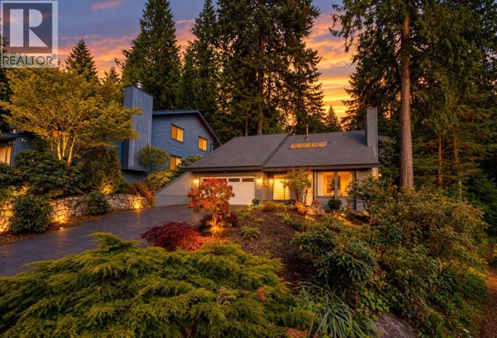 5520 HUCKLEBERRY LANE, North Vancouver, British Columbia V7R4N8