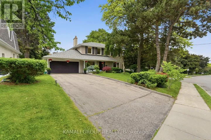 30 BLUE RIDGE ROAD, Toronto (Bayview Village), Ontario M2K1R7