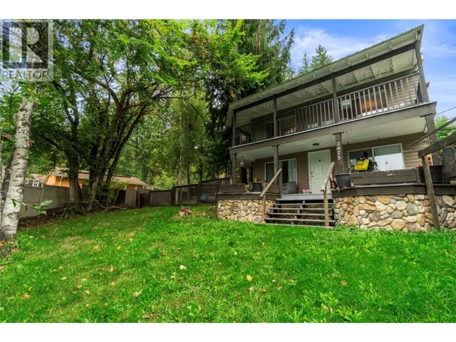 2675 Fraser Road, Anglemont, British Columbia V0E1M8