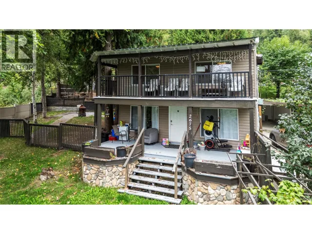 2675 Fraser Road, Anglemont, British Columbia V0E1M8