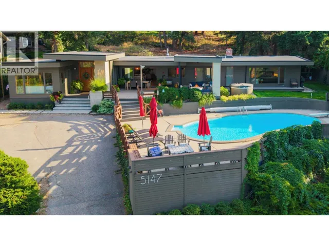 5147 Lakeshore Road, Kelowna, British Columbia V1W4J1