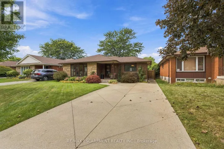 22 SYCAMORE STREET, Hamilton (Berrisfield), Ontario L8T3N7